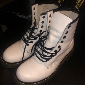 1460 White Dr Martens